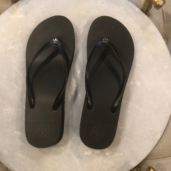 tory burch flip flops poshmark
